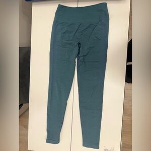Alphalete amplify ocean blue/green legging size medium